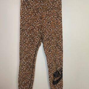 Nike Women’s Cheetah Animal Print  Comfort Soft Leggings size Medium